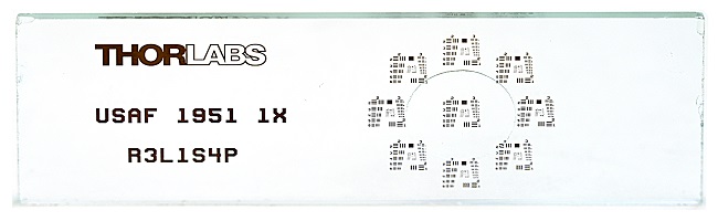 Optimierung der Bildqualitt am Mikroskop, Verbesserung der Bildqualitt, LM Mikroskopadapter, Testprparat von THORLABS USAF 1951 1x