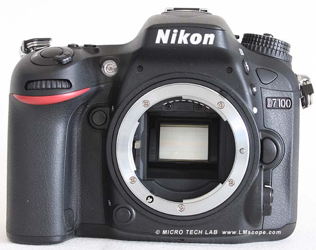 Nikon D7100 frontview